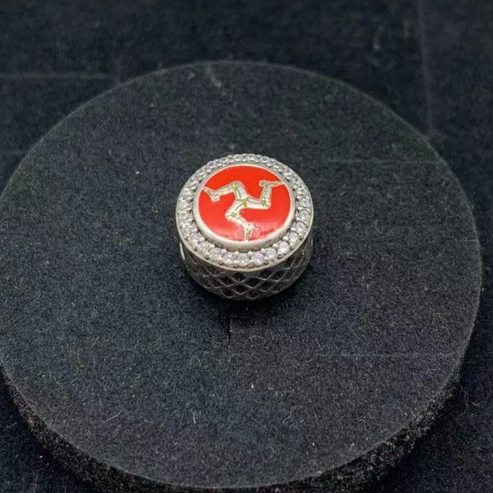 Pandora Isle of Man Flag Round Charm
